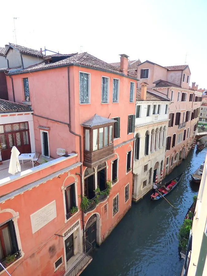 Beautiful Venice Apartment